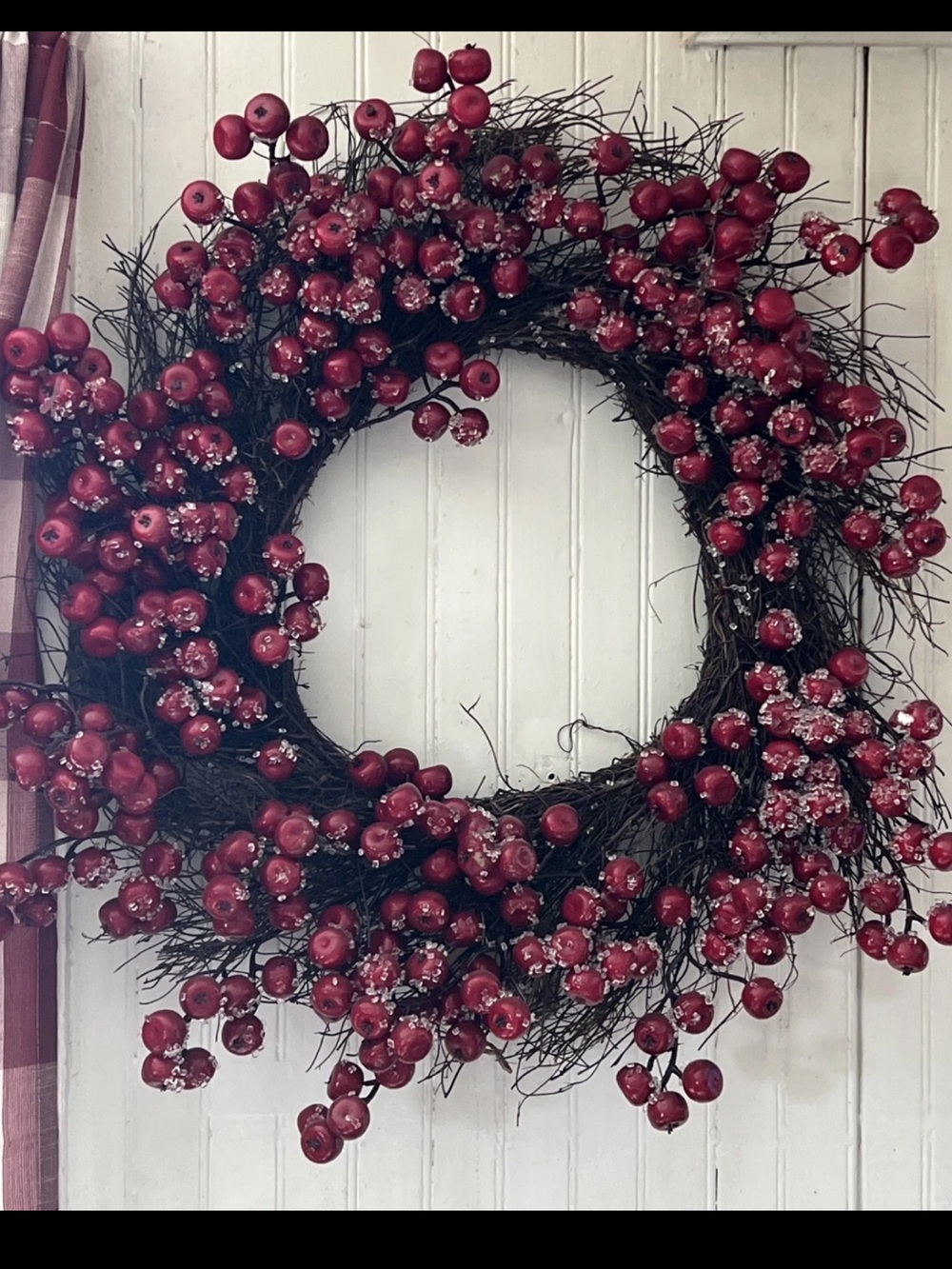 LARGE HOLIDAY CHRISTMAS RUSTIC ICED BERRY WREATH
